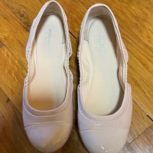 Easy Spirit Women's Cream Loafers